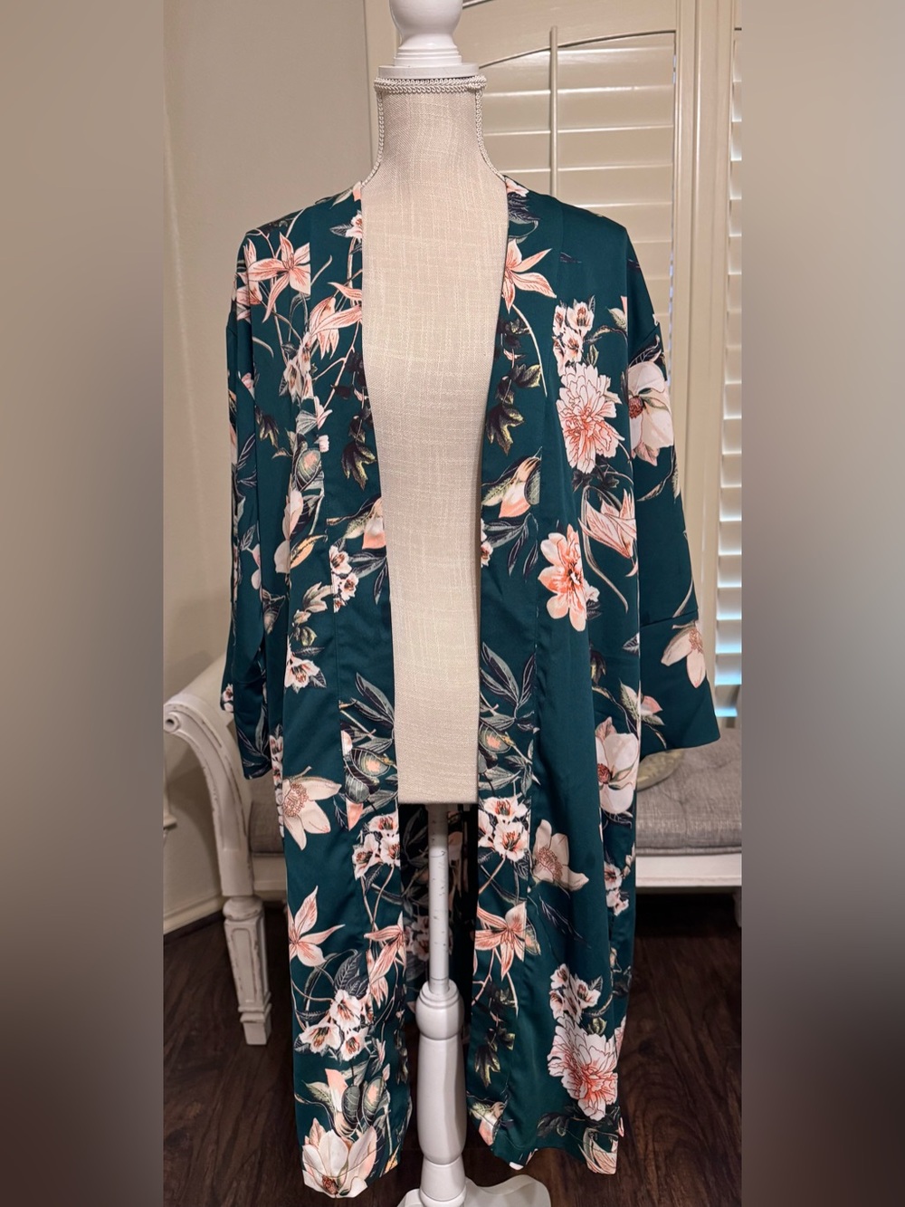 New York & Company Teal and Coral Floral Kimono